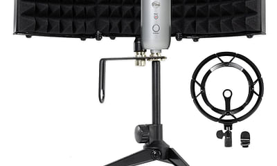 What are the minimum hardware requirements to set up a podcast?